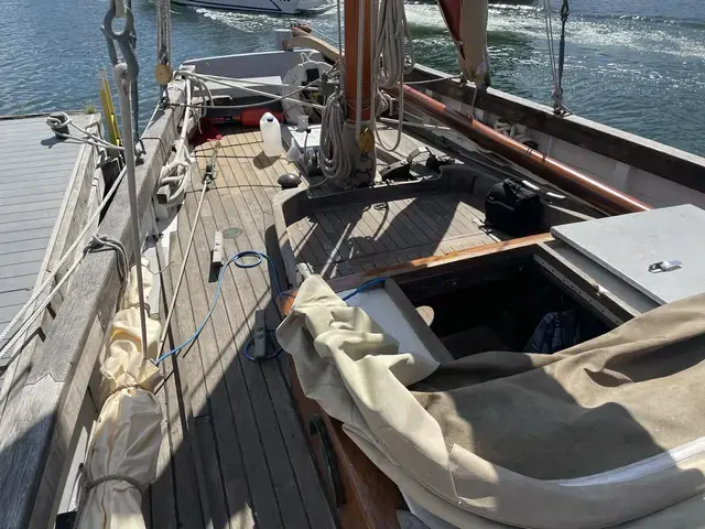 Classic Looe Lugger Guiding Star