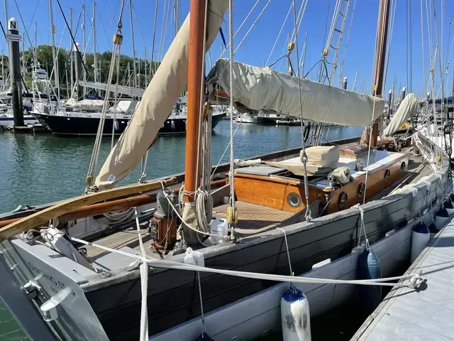 Classic Looe Lugger Guiding Star