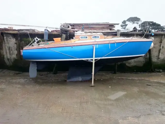 Classic Laurent Giles Columbia Class sloop