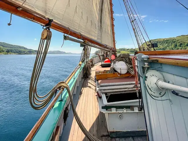 Classic Westcountry Trading Ketch Bessie Ellen