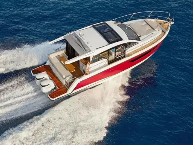 Sealine C335V