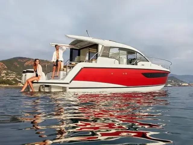 Sealine C 335v