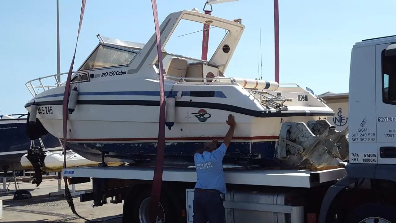 1991 Volvo Penta 75 cabin