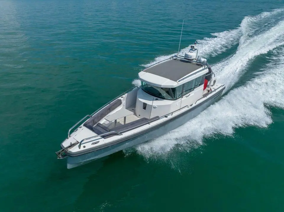 2019 Axopar 28 cabin