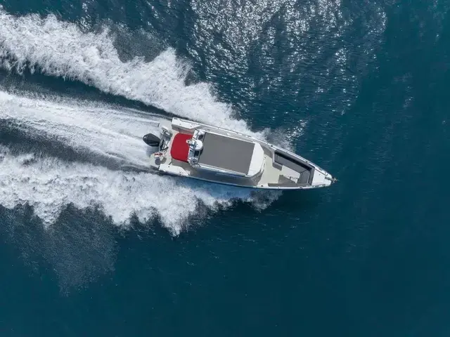 Axopar 28 Cabin