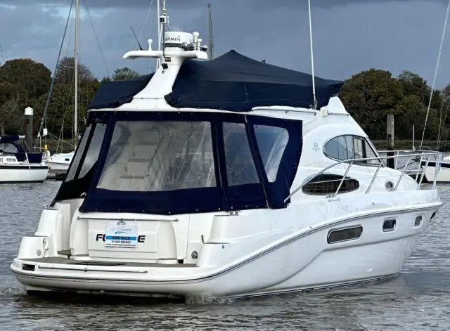 2004 Sealine f37