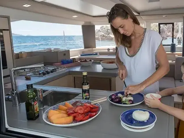 Fountaine Pajot Catamaran Astrea 42