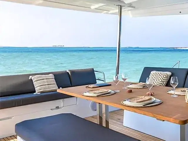 Fountaine Pajot Aura 51