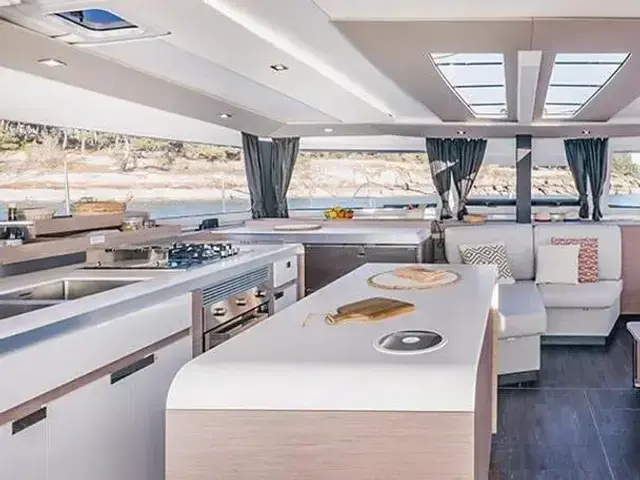 Fountaine Pajot Aura 51