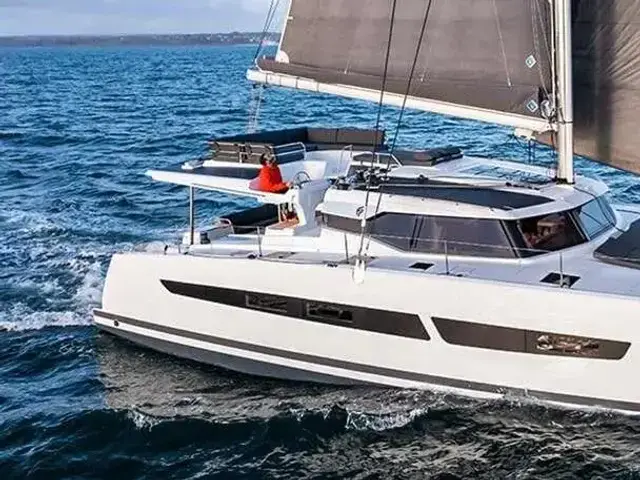 Fountaine Pajot Aura 51