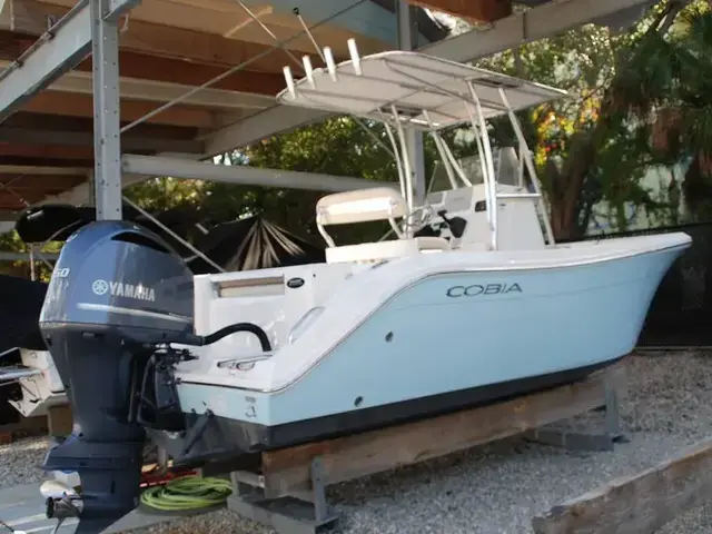 Cobia Boats 220 CC