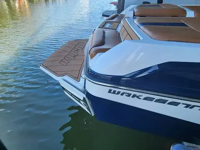 Malibu Wakesetter 23 Lsv