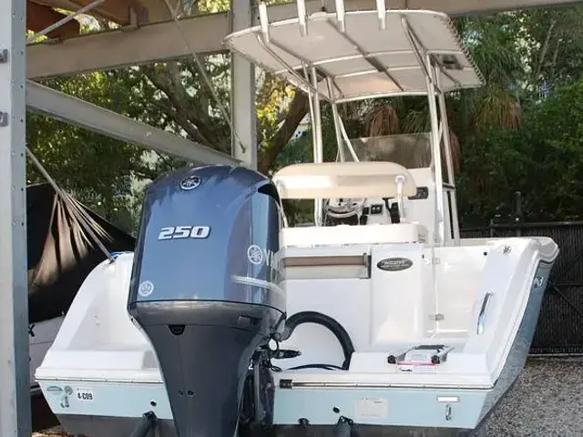 Cobia 220 Cc