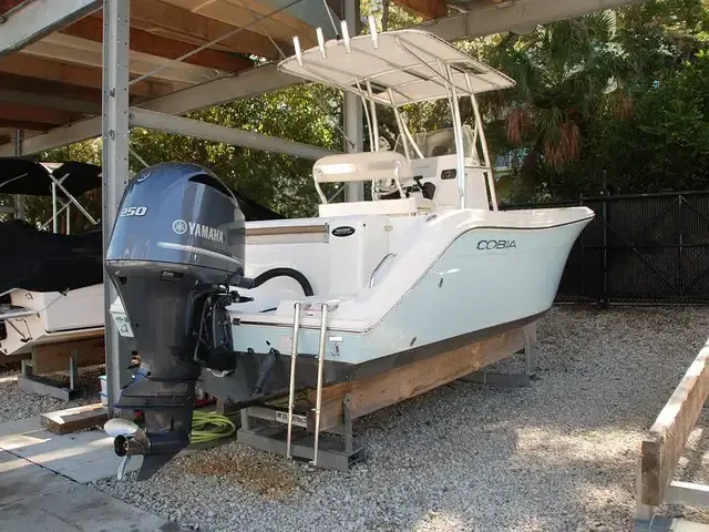 Cobia 220 Cc