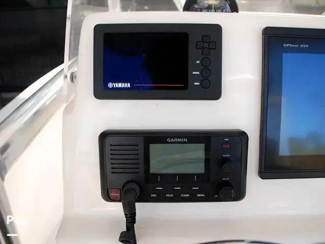 Cobia 220 Cc