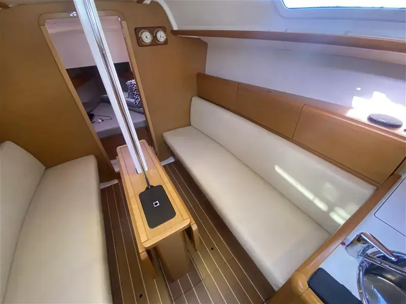 2012 Jeanneau sun odyssey 33 i