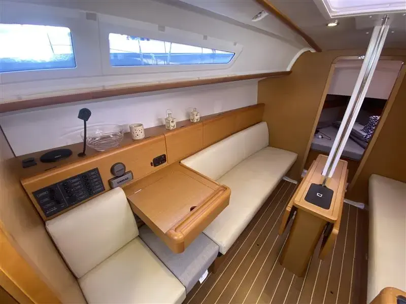 2012 Jeanneau sun odyssey 33 i