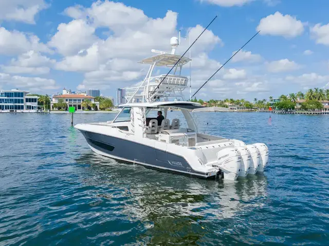 Boston Whaler 420 Outrage