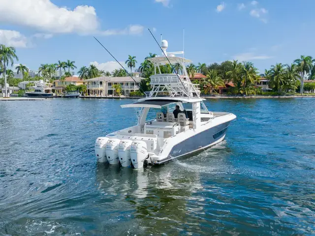 Boston Whaler 420 Outrage