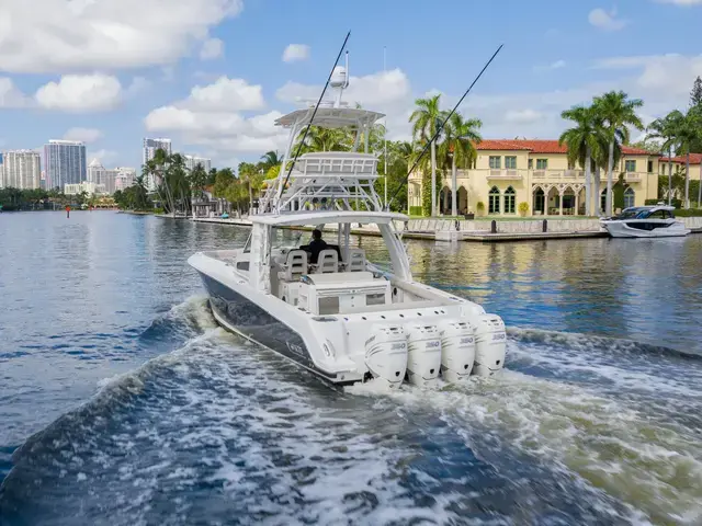 Boston Whaler 420 Outrage