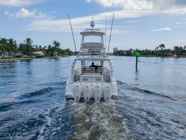 Boston Whaler 420 Outrage