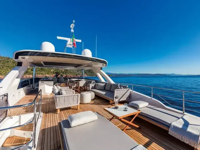 Absolute Navetta 73