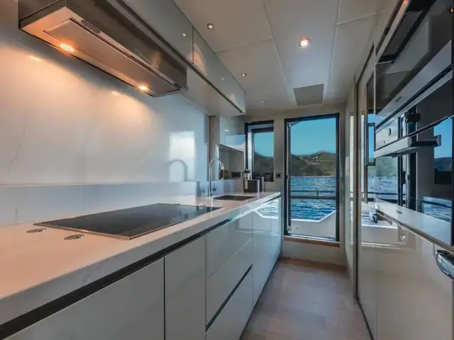 Absolute Navetta 73