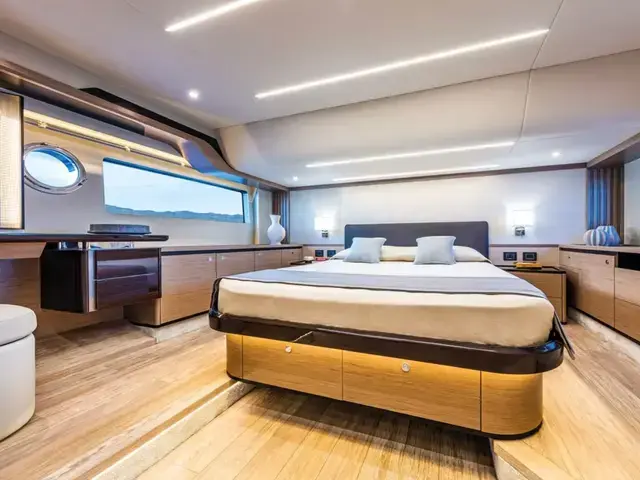 Absolute Navetta 52