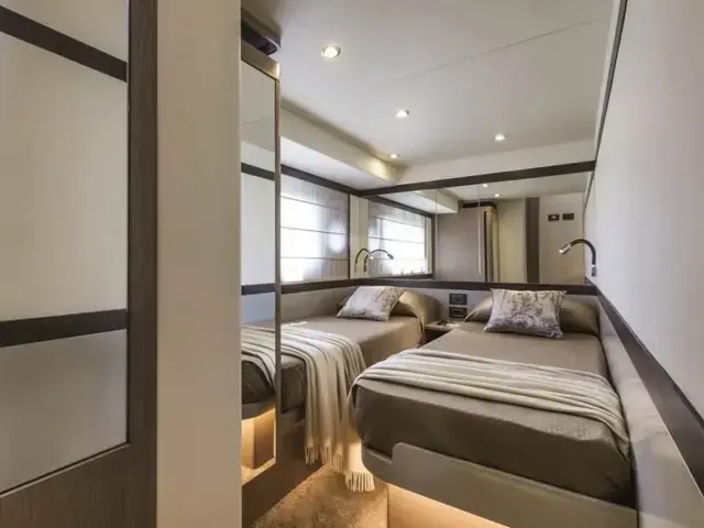 Absolute Navetta 48