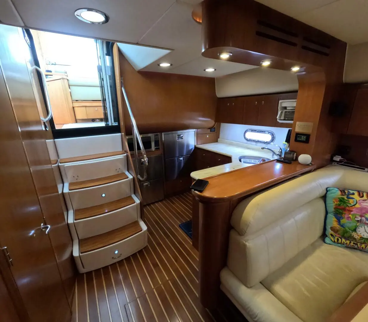 2004 Tiara 5200 sovran salon