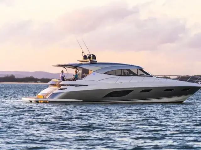 Riviera 6000 Sport Yacht Platinum Edition