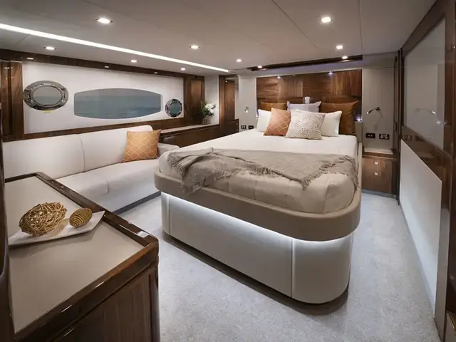 Riviera 6000 Sport Yacht Platinum Edition