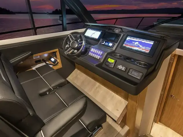 Riviera 39 Open Flybridge