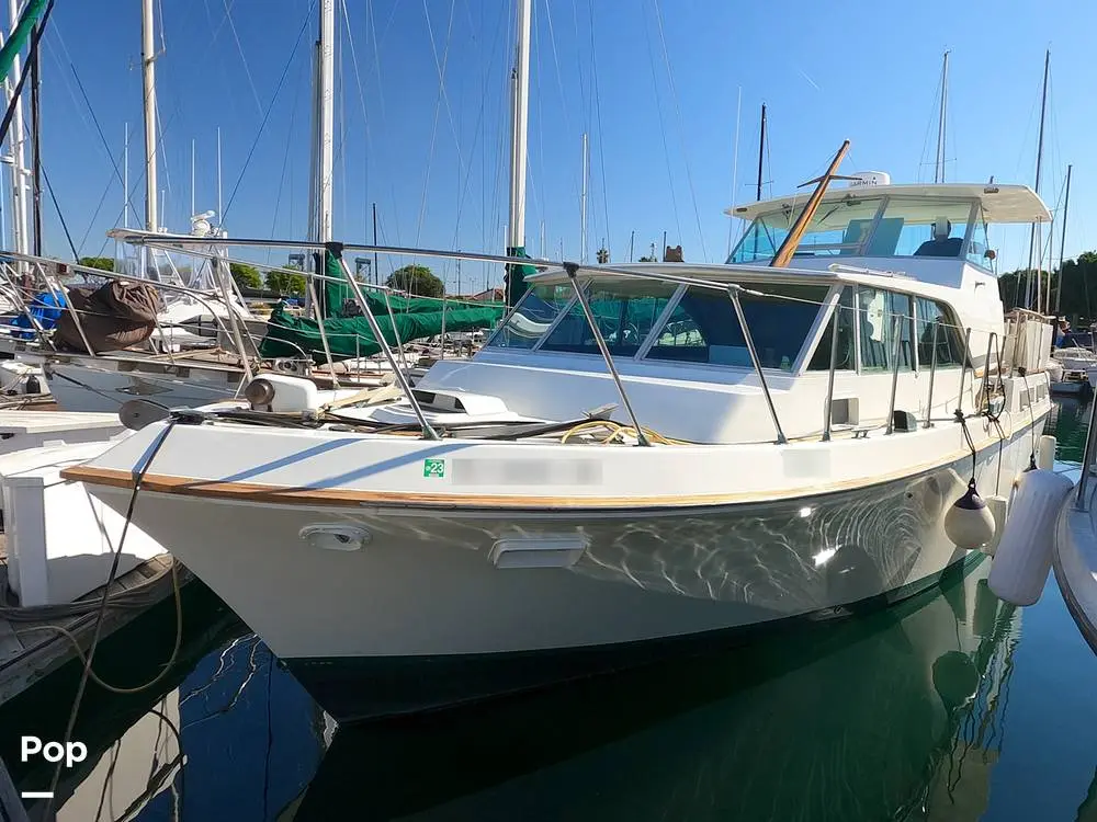 1970 Bertram 38 salon double cabin