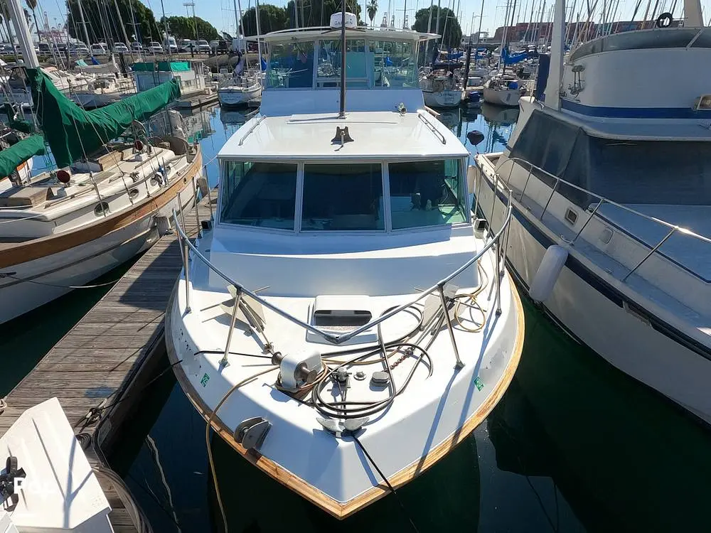 1970 Bertram 38 salon double cabin