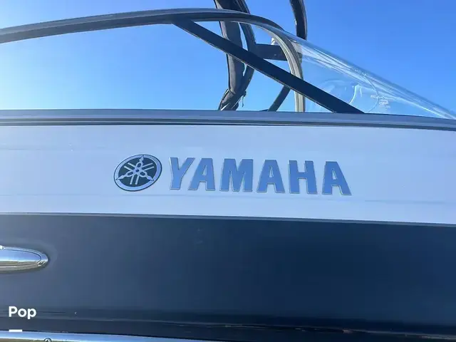 Yamaha 242 Xe