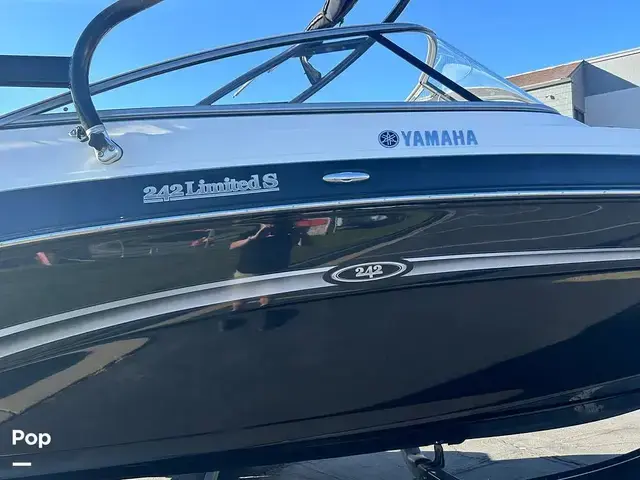 Yamaha 242 Xe