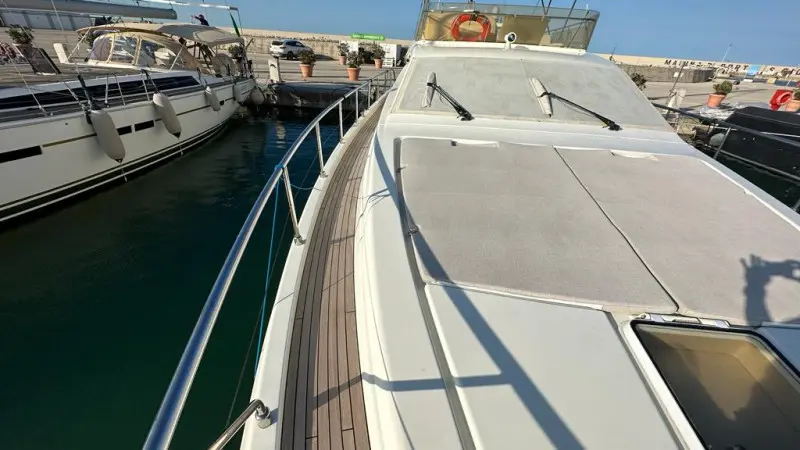 1999 Ferretti 57 fly