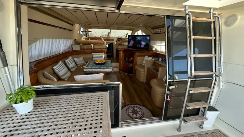 1999 Ferretti 57 fly