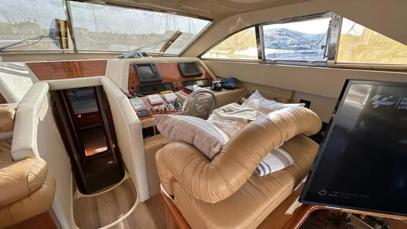 1999 Ferretti 57 fly