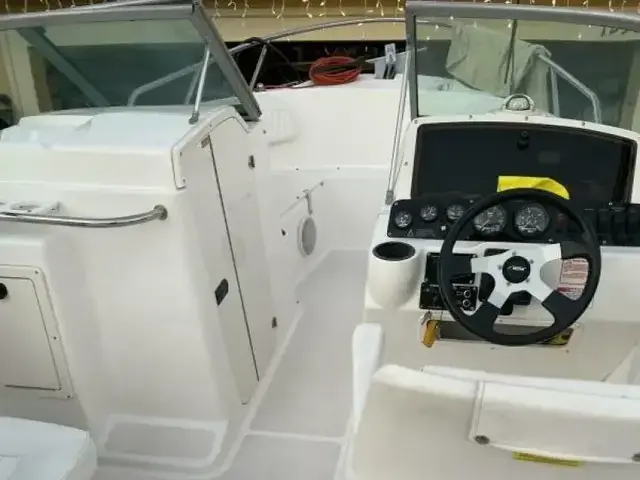 Boston Whaler 21 Conquest