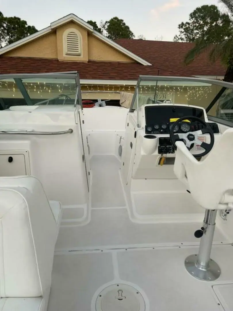 2002 Boston Whaler 21