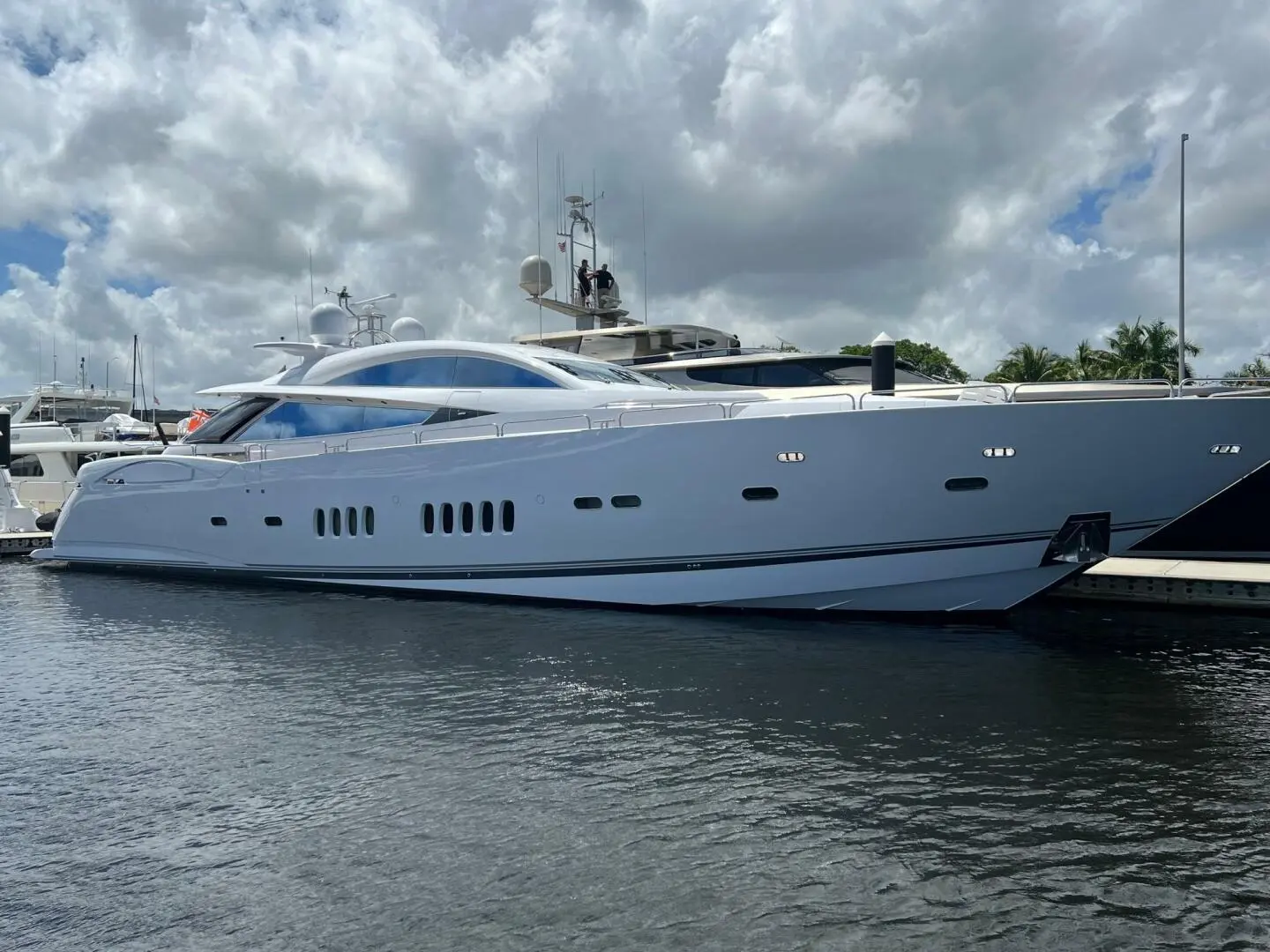 2007 Sunseeker predator 108