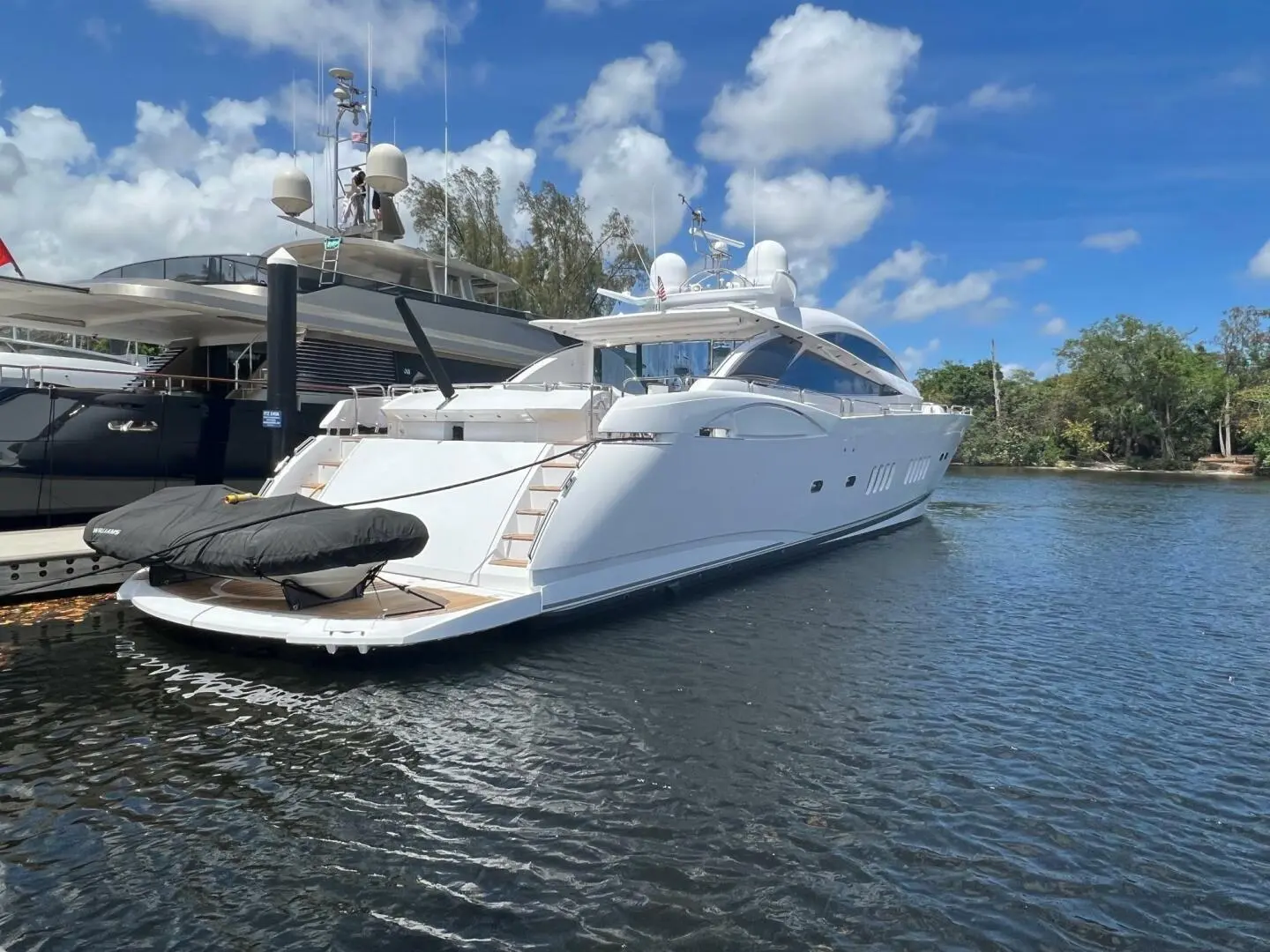 2007 Sunseeker predator 108