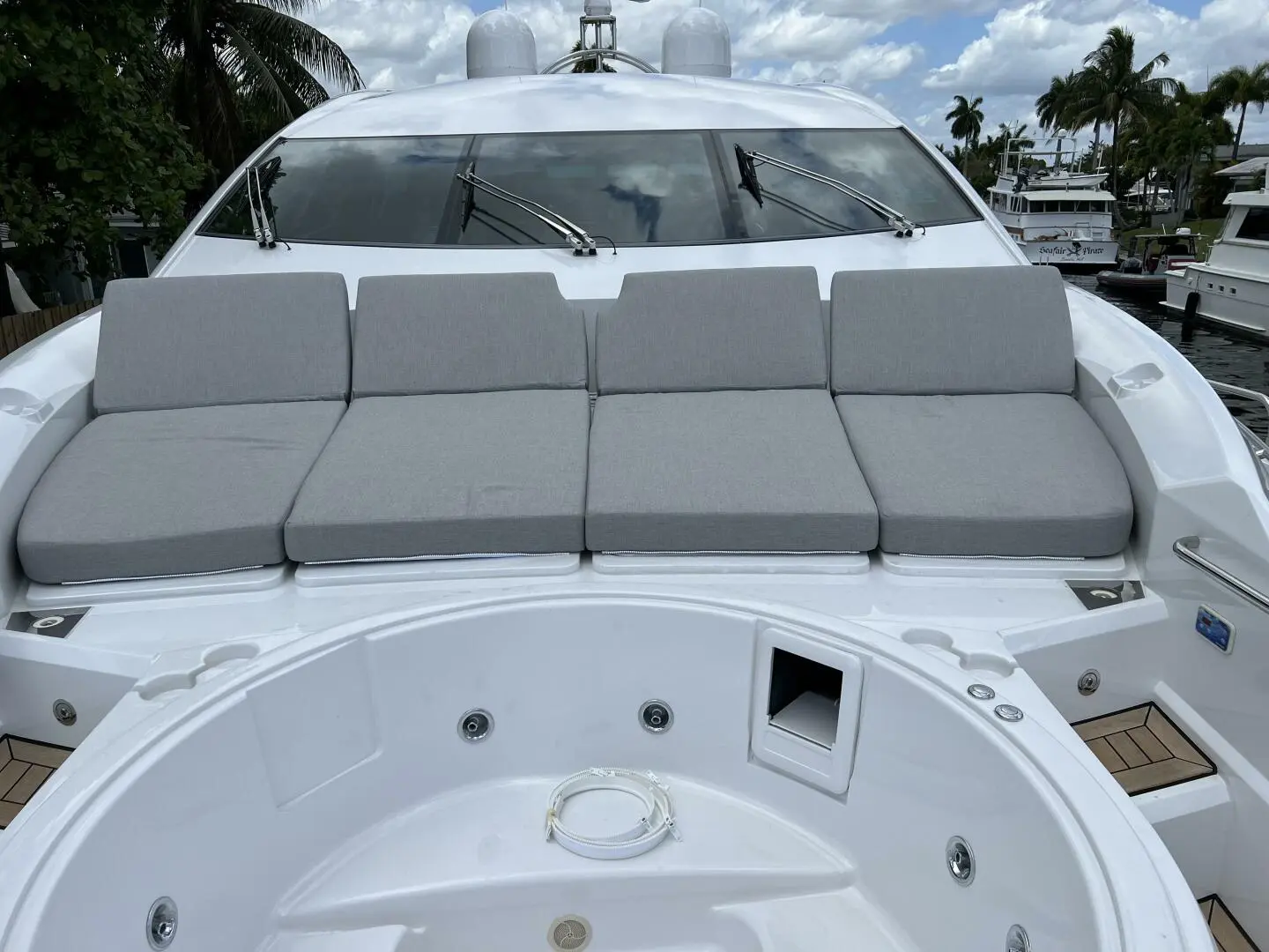 2007 Sunseeker predator 108