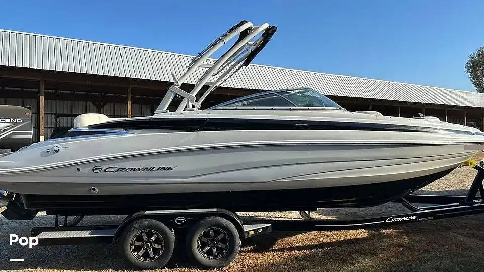 2018 Crownline 275ss