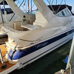 2005 Cruisers Yachts 320 Express