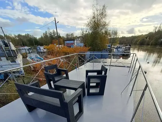 Campi 360 Houseboat