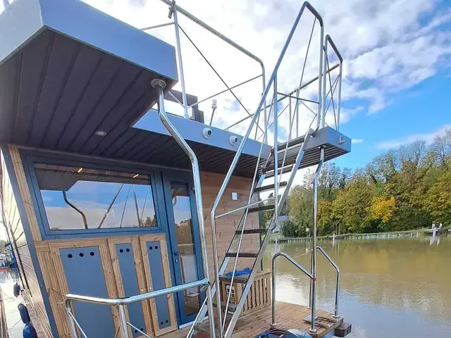 Campi 360 Houseboat