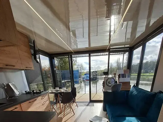 Campi 360 Houseboat